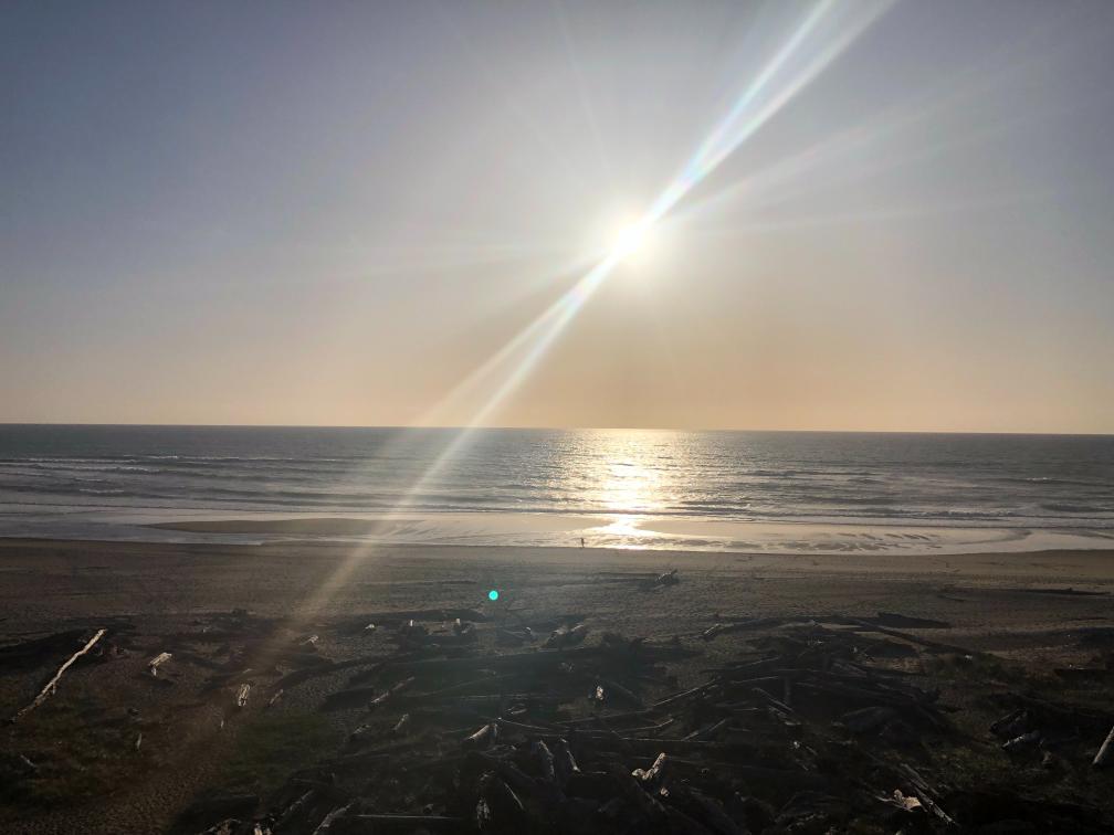Sunset along the Lincoln City shoreline. The city's $101.7 million FY 2025-26 budget allocates funds to infrastructure, parks and services. This Reporter's Audit reviews spending categories, key projects and audit compliance from public records. (Photo: Justin Werner / Boiler Bay Beacon)