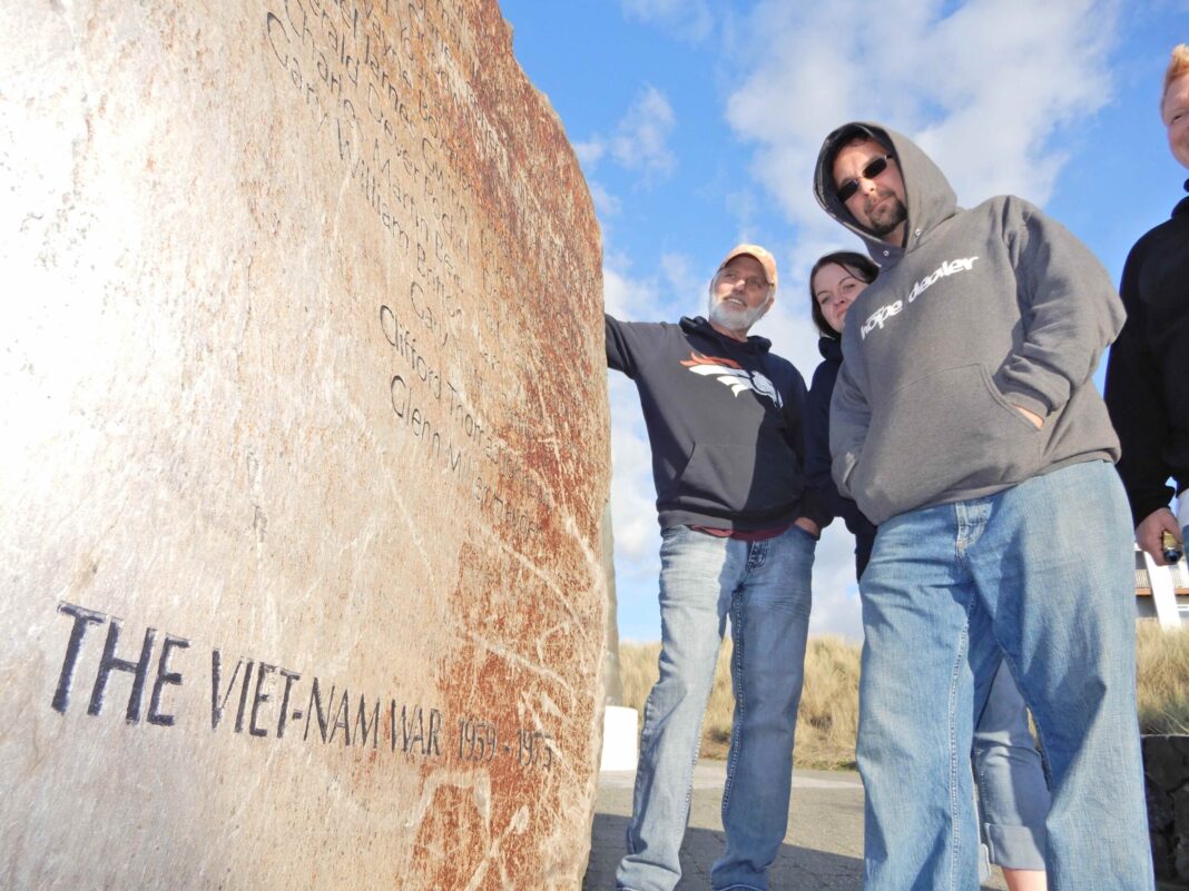 VETERANS-MEMORIAL-GRANITE VETERANS MEMORIAL GRANITE
