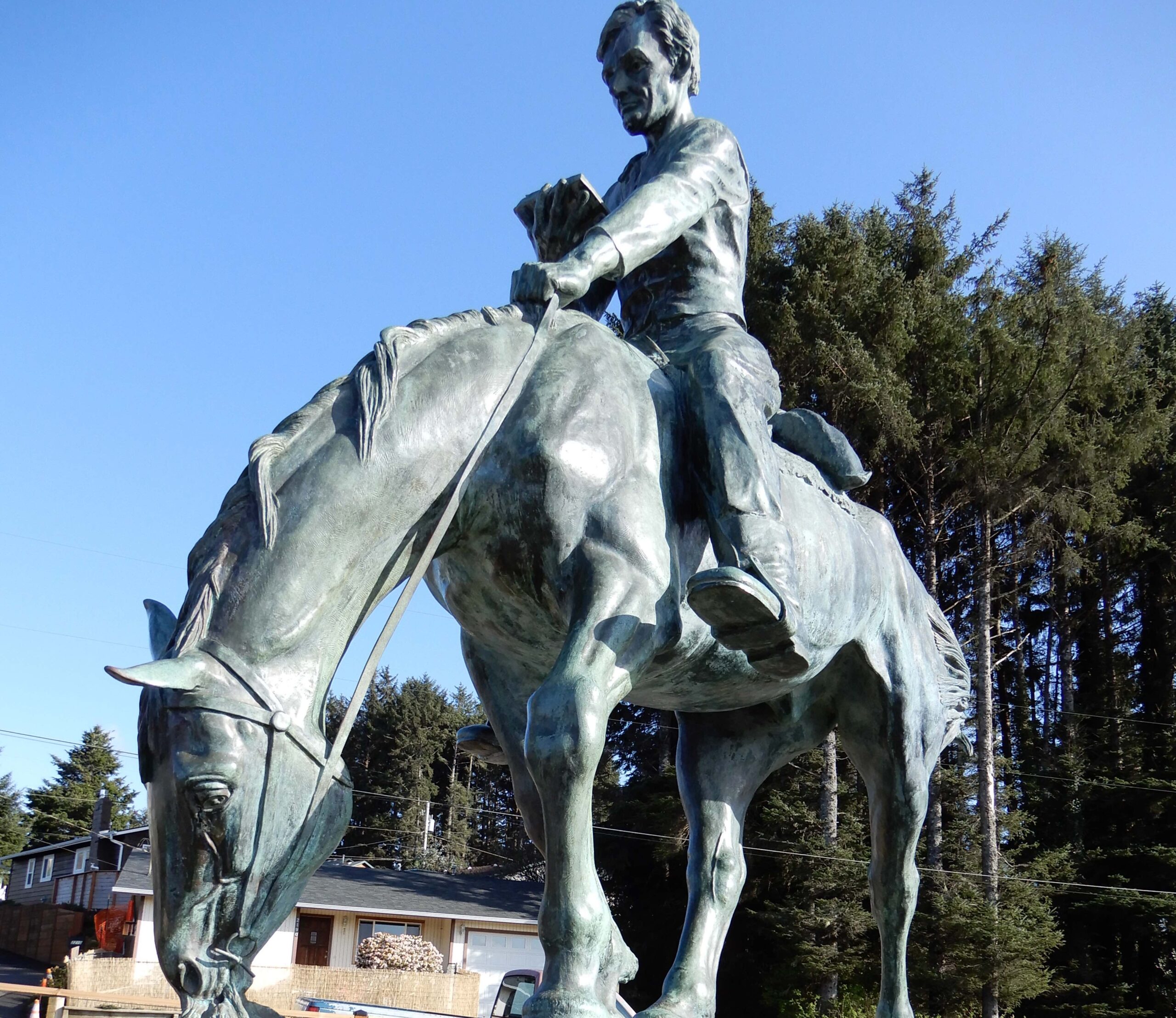 BBB.LINCOLN STATUE.horseback