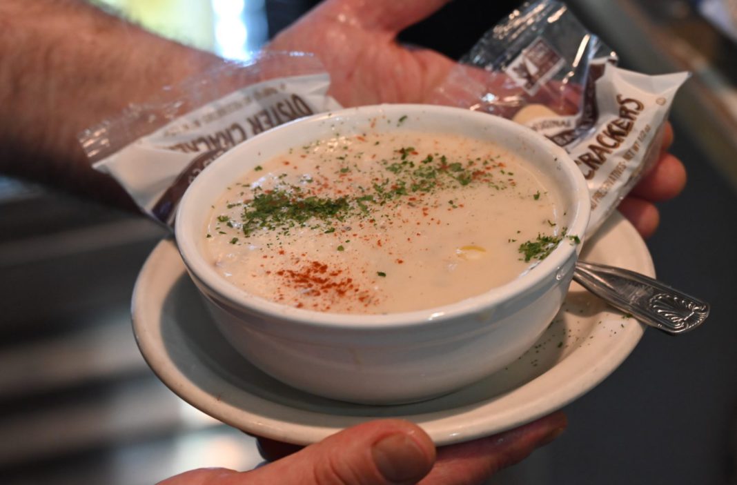 BBB.GRACIES-CLAM-CHOWDER.bowl BBB.GRACIES CLAM CHOWDER.bowl