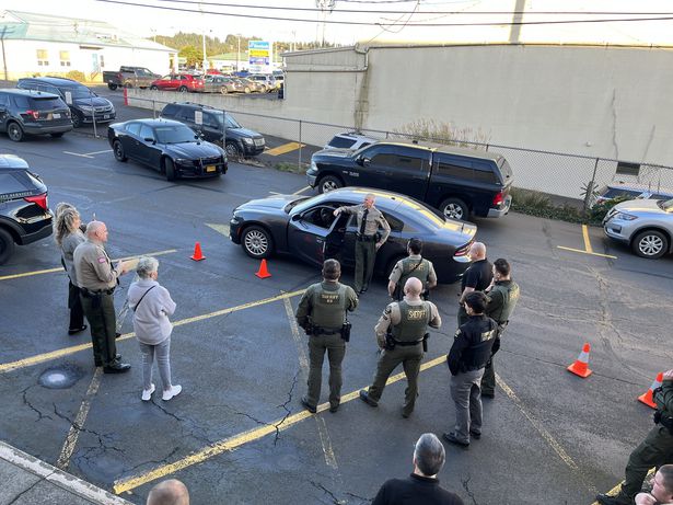 Retired Sheriff Landers and LCSO team during his lastradio call.