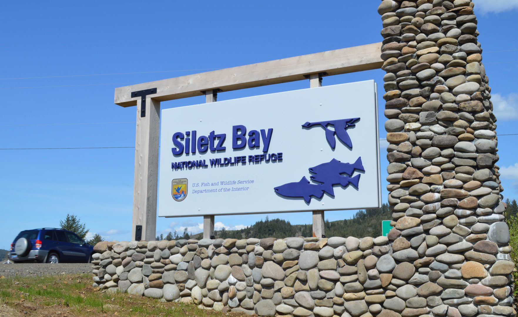 BCN HIKING SILETZ.BAY.REFUGE.hwy.sign